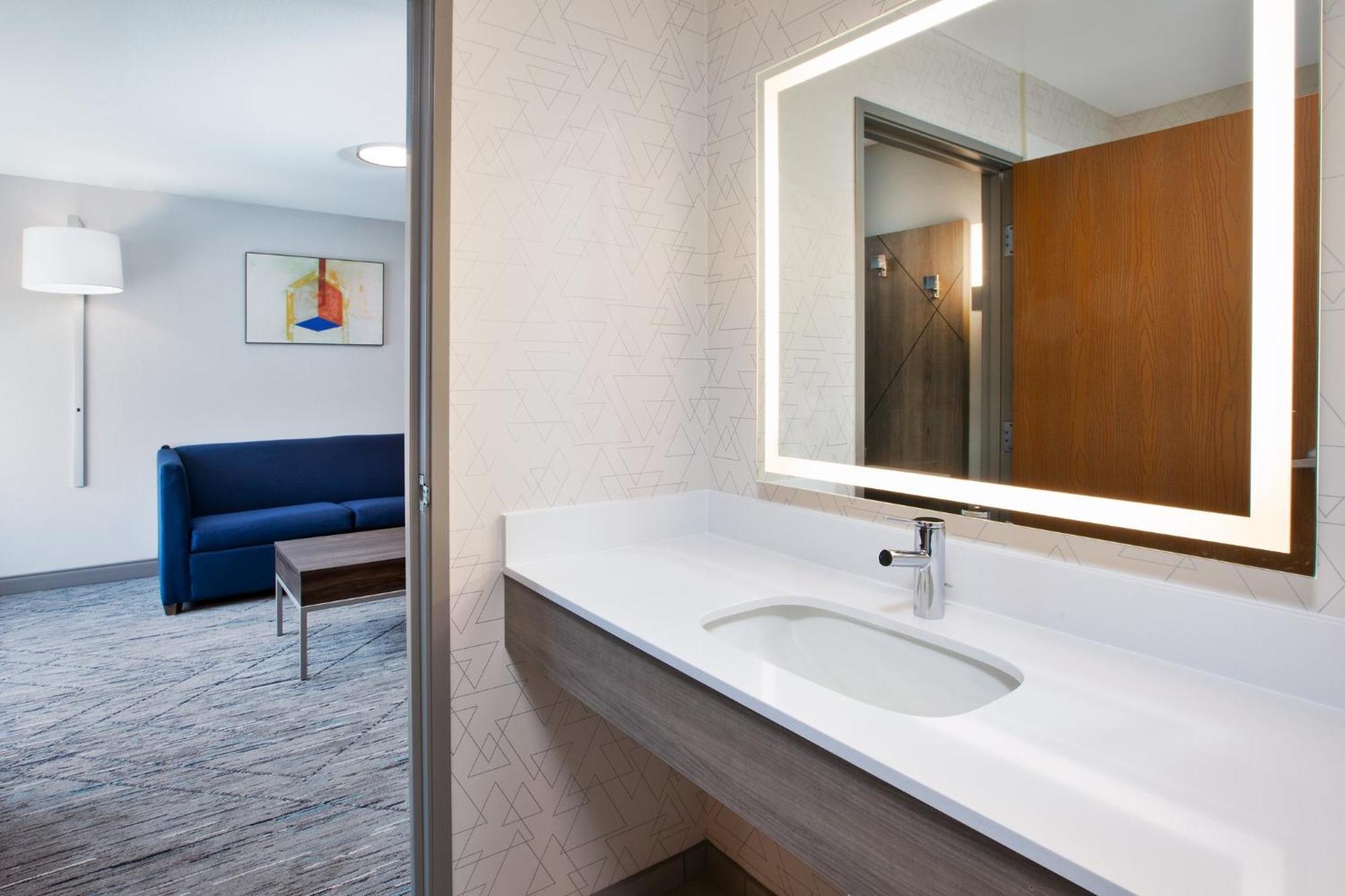 Holiday Inn Express & Suites Buffalo, An Ihg Hotel Dış mekan fotoğraf