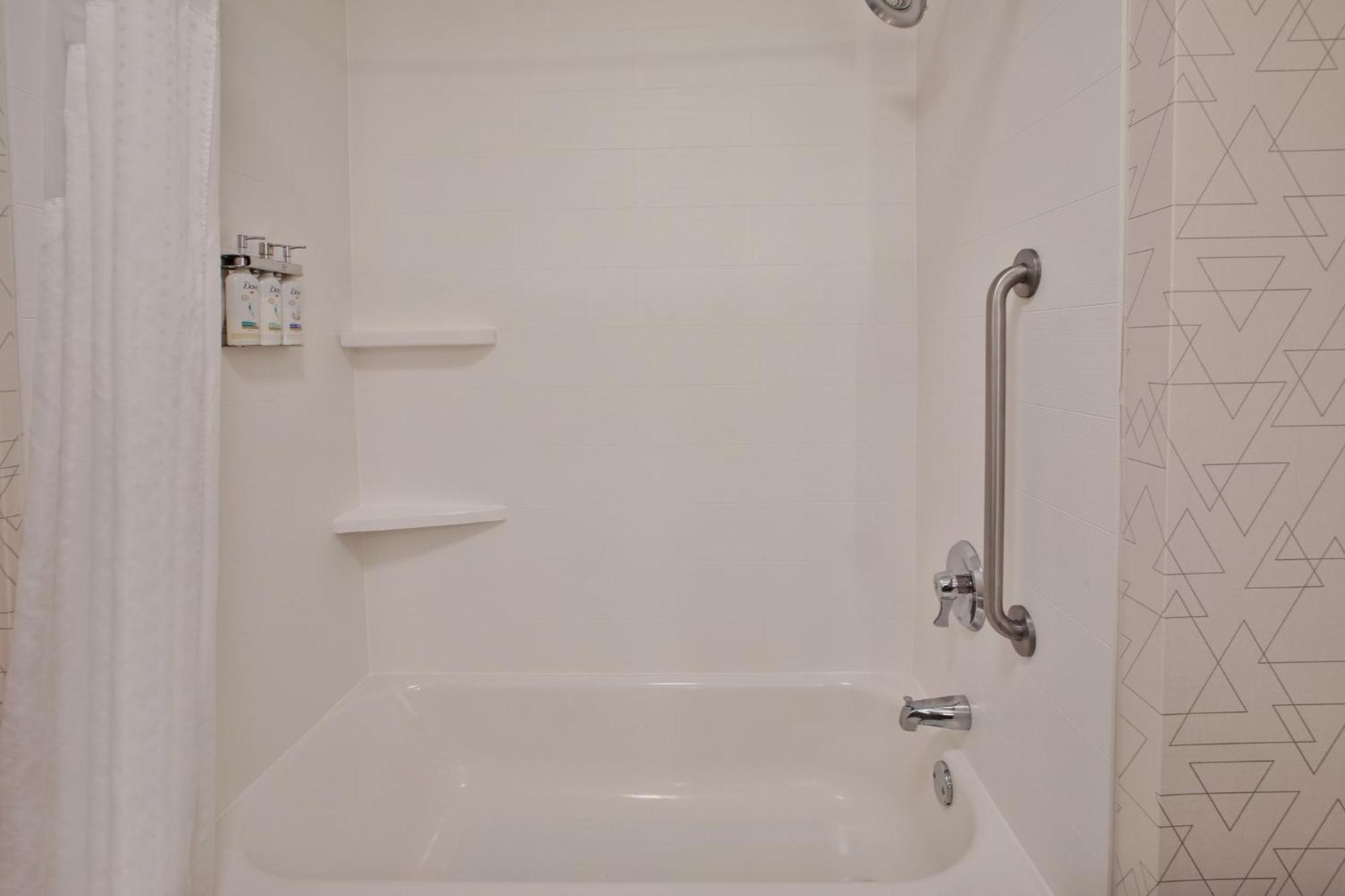 Holiday Inn Express & Suites Buffalo, An Ihg Hotel Dış mekan fotoğraf