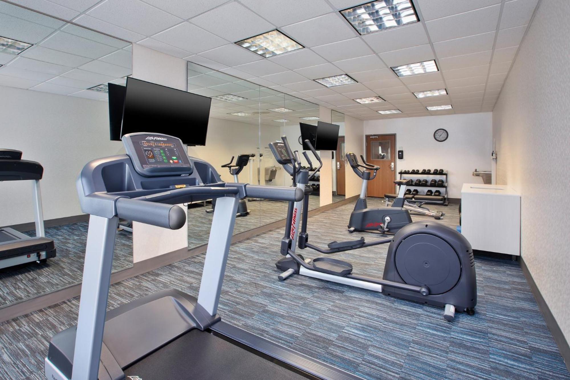 Holiday Inn Express & Suites Buffalo, An Ihg Hotel Dış mekan fotoğraf