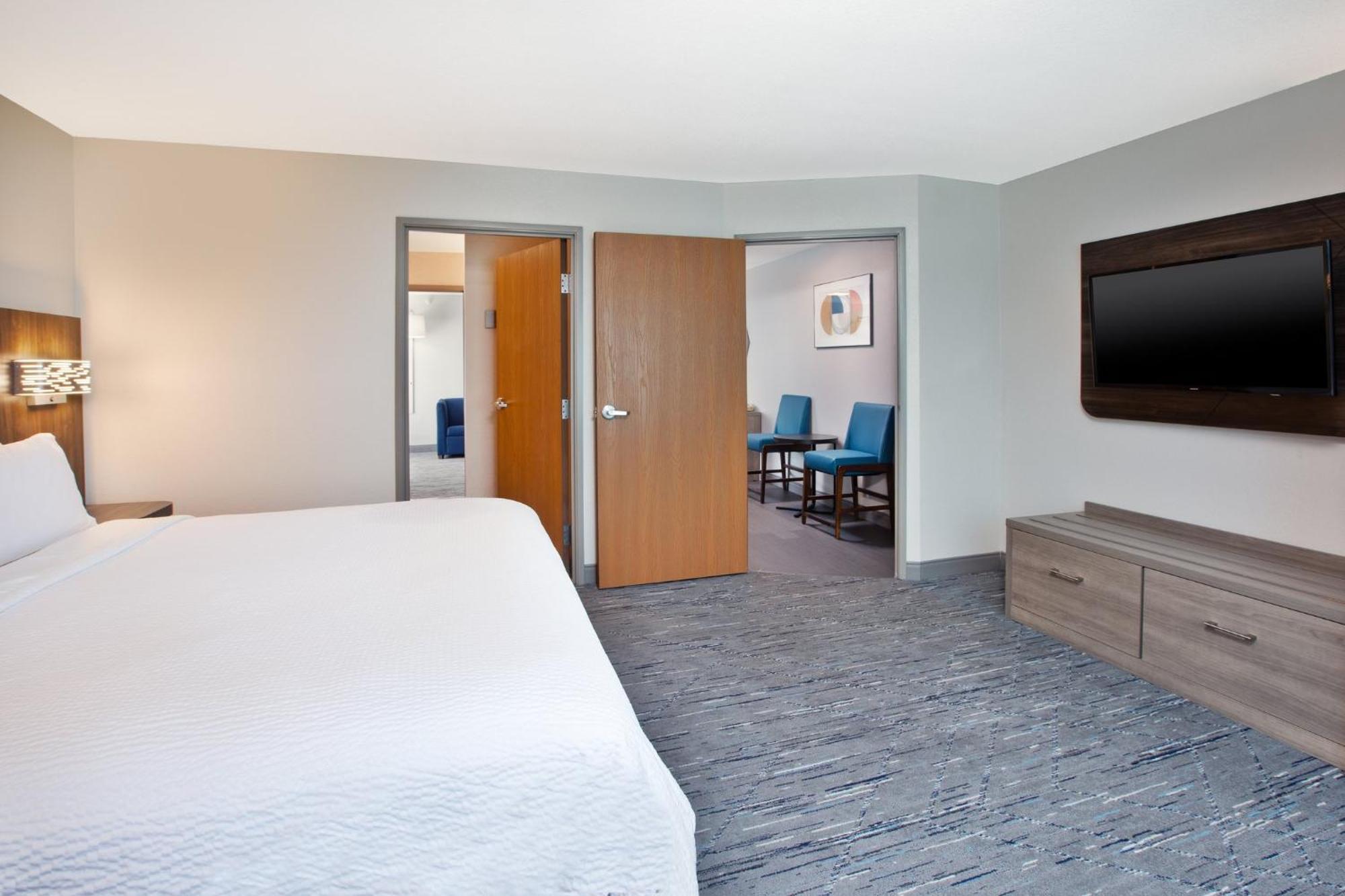 Holiday Inn Express & Suites Buffalo, An Ihg Hotel Dış mekan fotoğraf