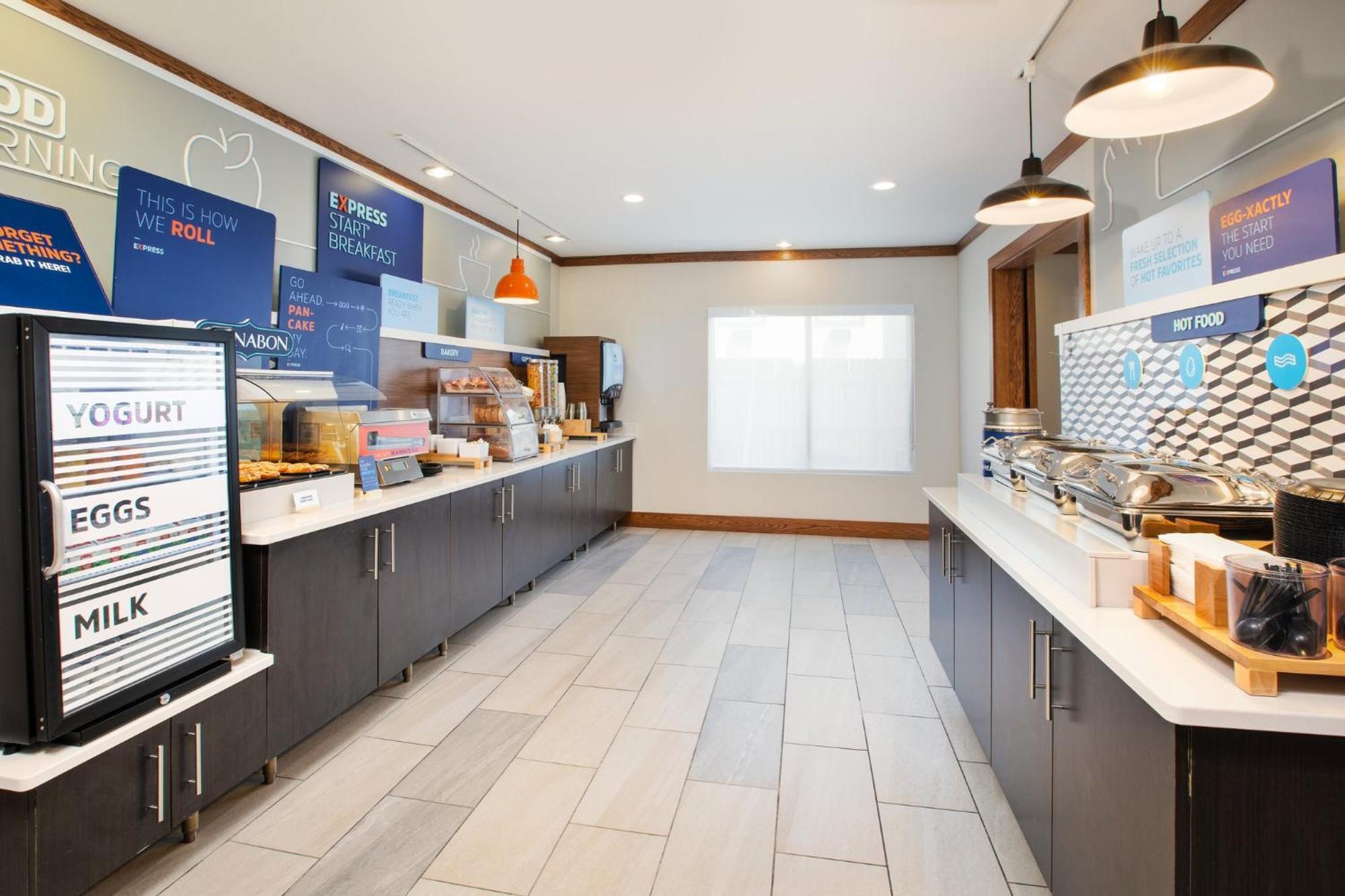Holiday Inn Express & Suites Buffalo, An Ihg Hotel Dış mekan fotoğraf