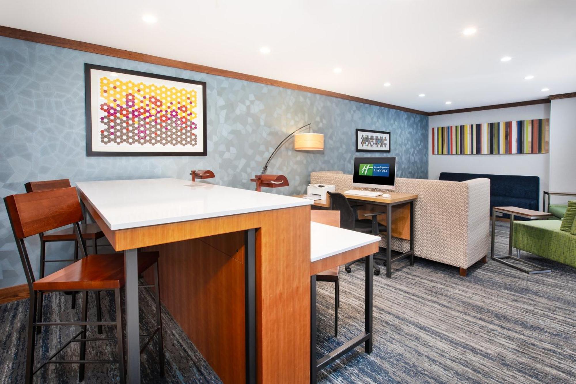 Holiday Inn Express & Suites Buffalo, An Ihg Hotel Dış mekan fotoğraf