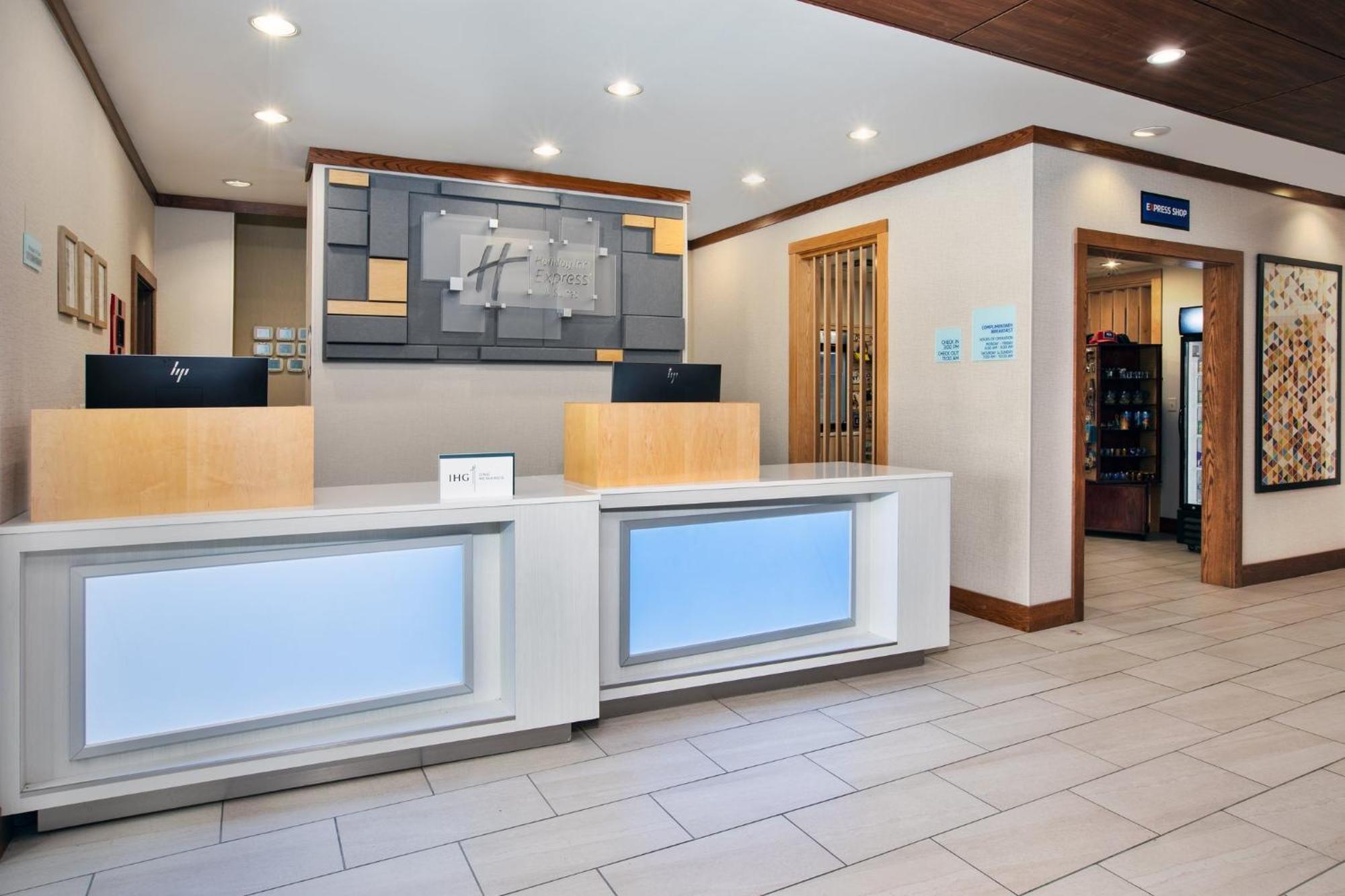 Holiday Inn Express & Suites Buffalo, An Ihg Hotel Dış mekan fotoğraf