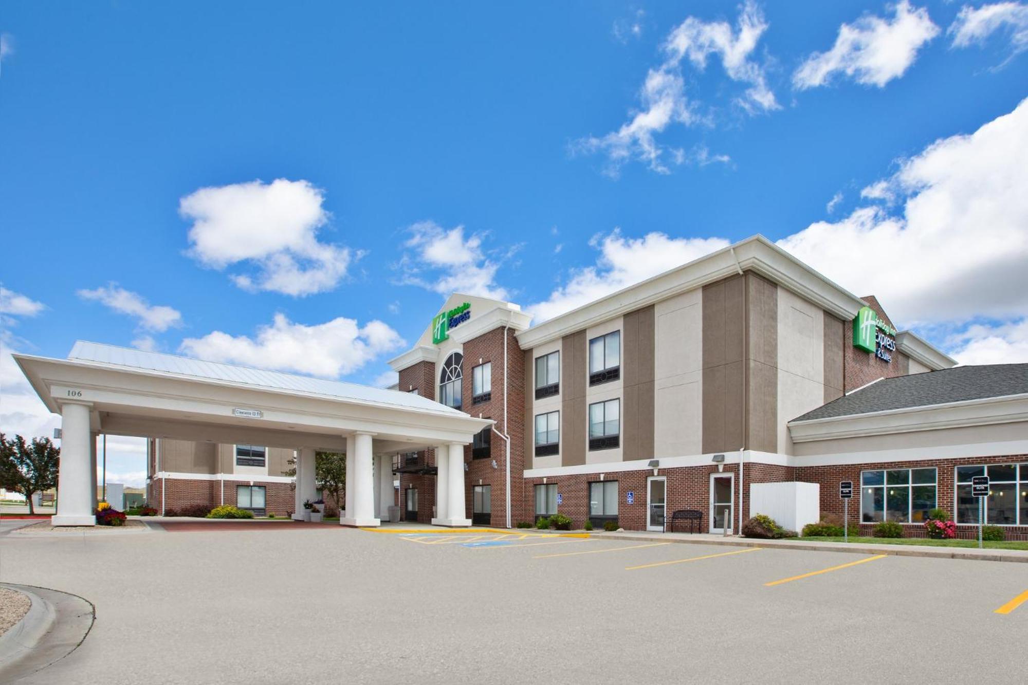 Holiday Inn Express & Suites Buffalo, An Ihg Hotel Dış mekan fotoğraf